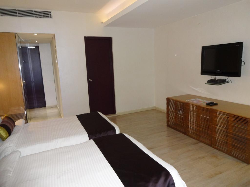 The Purple Leaf Hotels Hyderabad Ngoại thất bức ảnh