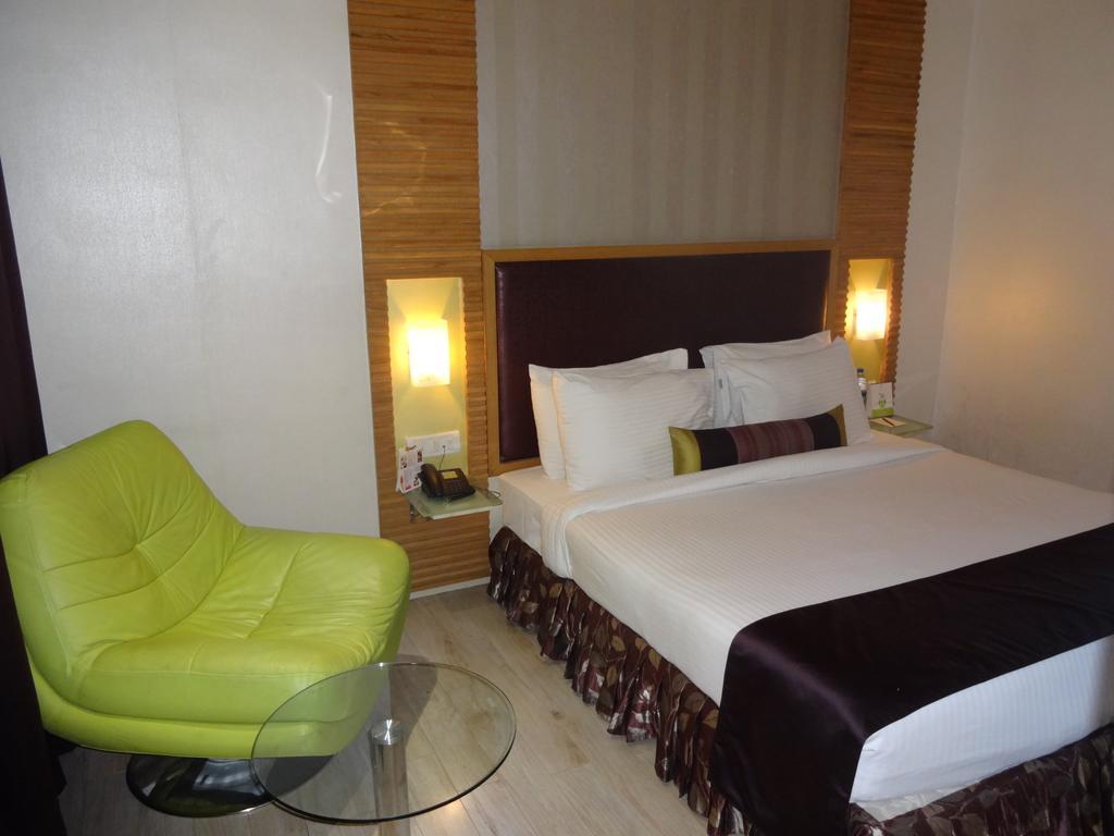 The Purple Leaf Hotels Hyderabad Ngoại thất bức ảnh