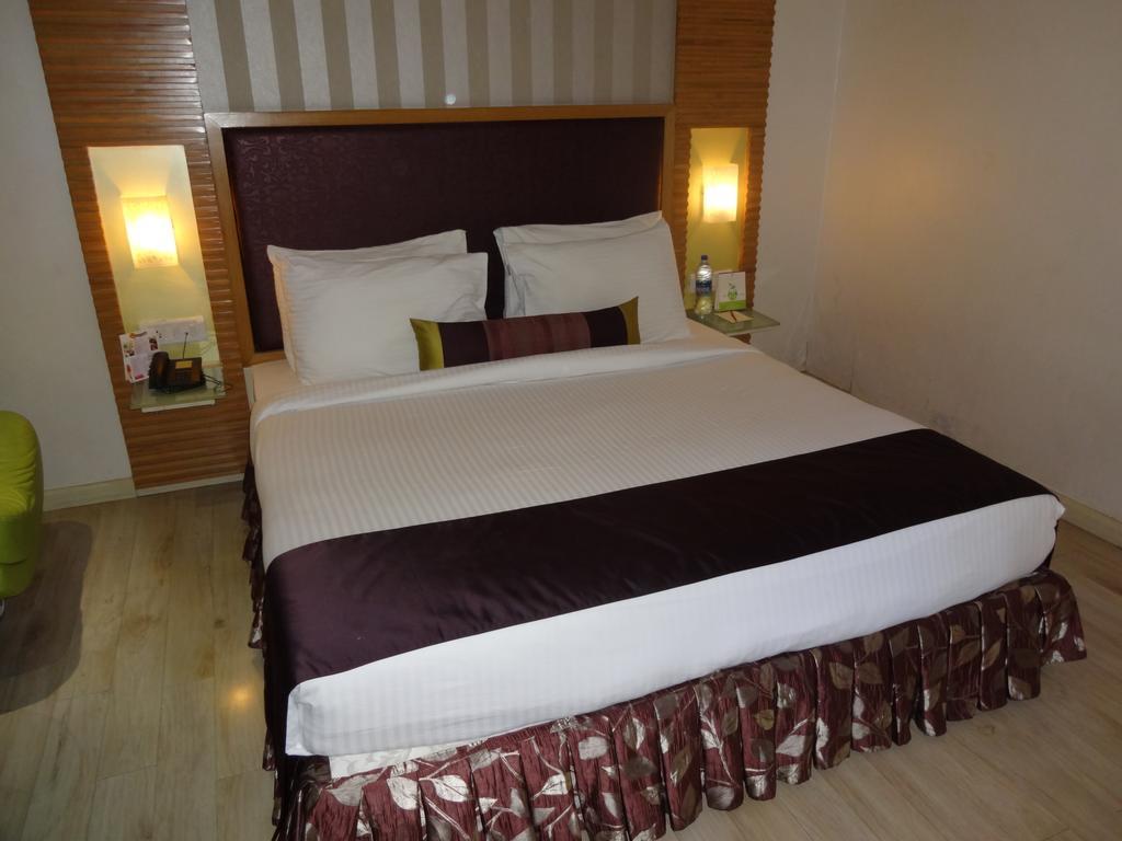 The Purple Leaf Hotels Hyderabad Ngoại thất bức ảnh