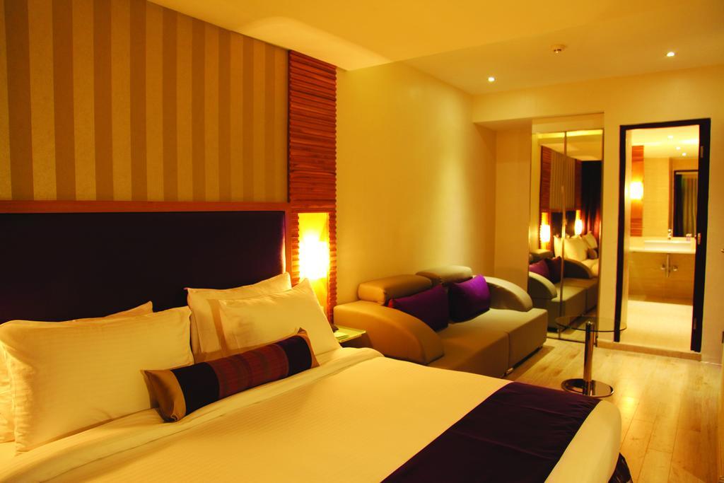The Purple Leaf Hotels Hyderabad Ngoại thất bức ảnh