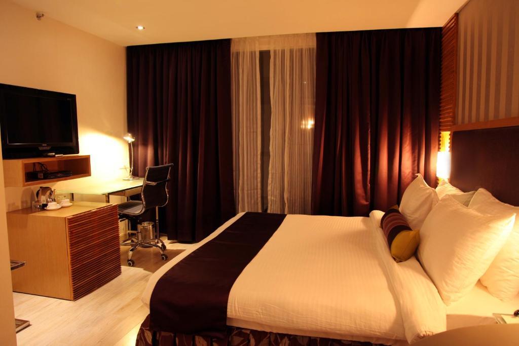 The Purple Leaf Hotels Hyderabad Ngoại thất bức ảnh